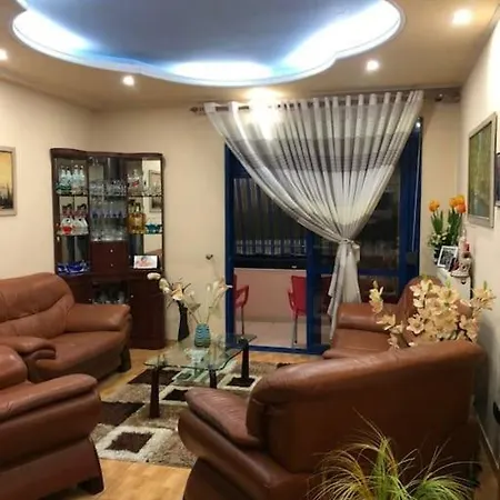 Deluxe & Big Center فيير